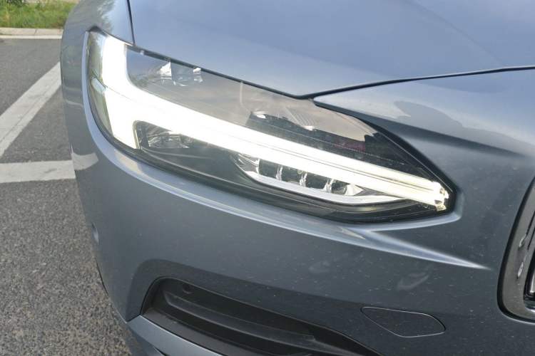 Used Volvo S90 2017 T5 Zhiyuan Edition Right Front Headlight