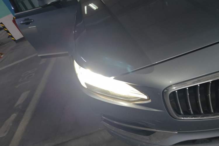 Used Volvo S90 2017 T5 Zhiyuan Edition Right Front Headlight