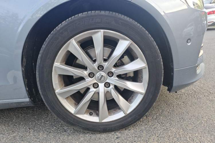 Used Volvo S90 2017 T5 Zhiyuan Edition Right Front Wheel Hub