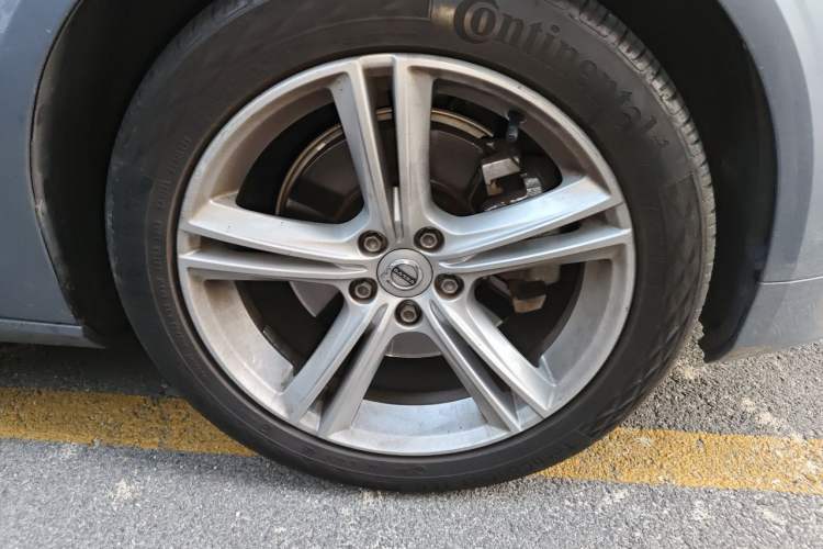 Used Volvo S90 2017 T4 Zhiyuan Edition Right Front Wheel Hub