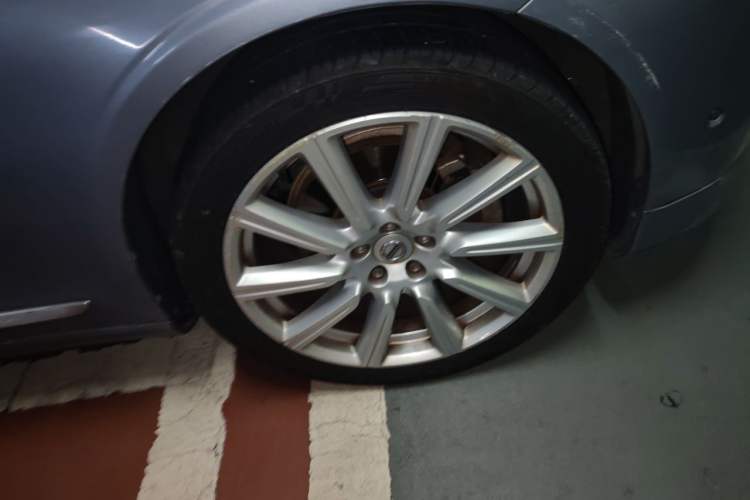 Used Volvo S90 2017 T5 Smart Luxury Edition Right Front Wheel Hub