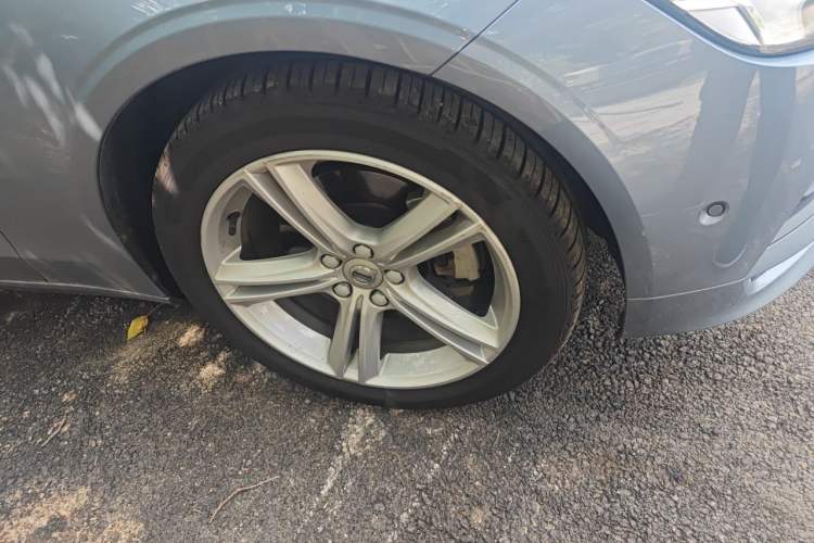 Used Volvo S90 2017 T4 Zhiyuan Edition Right Front Wheel Hub