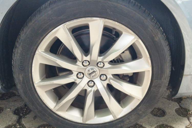 Used Volvo S90 2017 T5 Zhiyuan Edition Right Front Wheel Hub