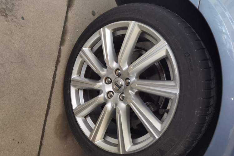Used Volvo S90 2017 T5 Smart Luxury Edition Right Rear Wheel Hub