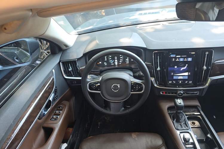 Used Volvo S90 2017 T4 Zhiyuan Edition Steering Wheel
