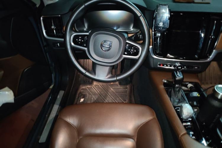 Used Volvo S90 2017 T5 Smart Luxury Edition Steering Wheel
