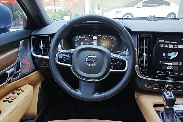 Used Volvo S90 2017 T5 Smart Luxury Edition Steering Wheel