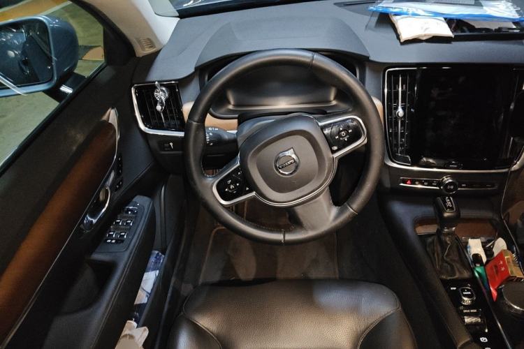 Used Volvo S90 2017 T5 Smart Luxury Edition Steering Wheel