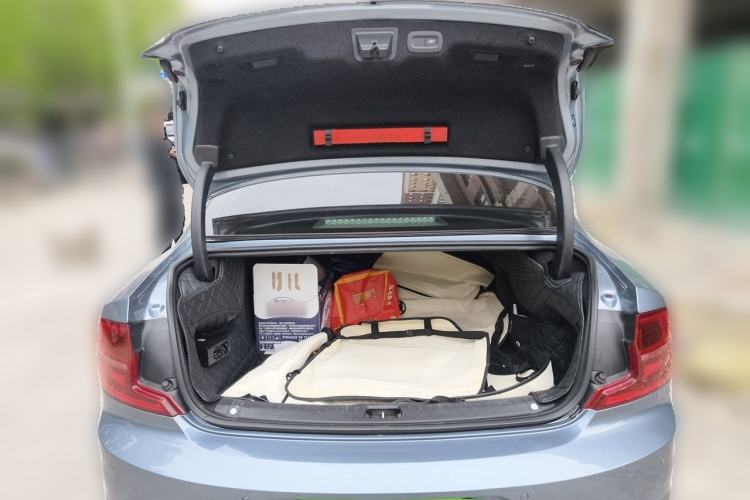 Used Volvo S90 2017 T4 Zhiyuan Edition Trunk