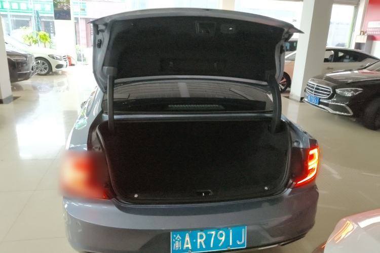 Used Volvo S90 2017 T5 Zhiyuan Edition Trunk