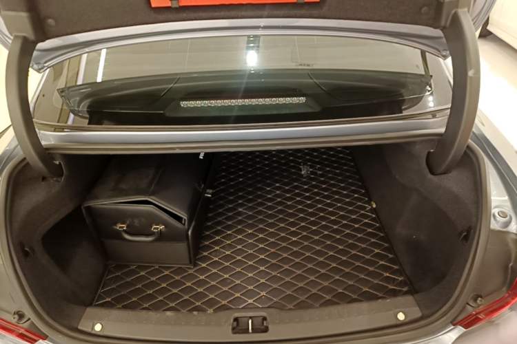Used Volvo S90 2017 T4 Zhiyuan Edition Trunk
