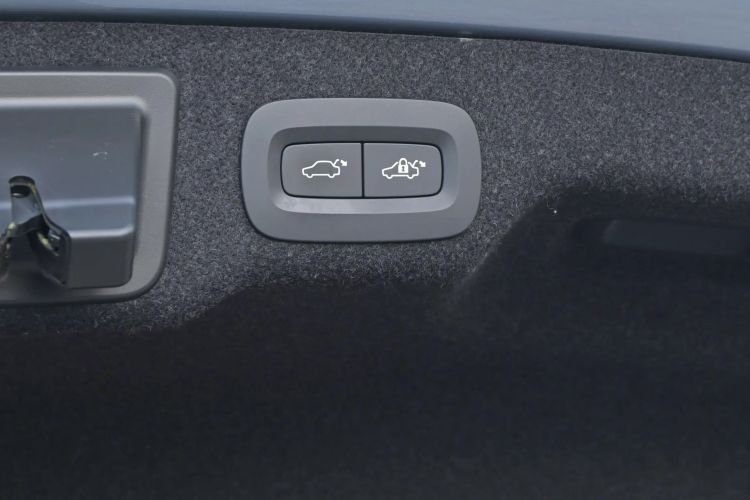 Used Volvo S90 2017 T5 Prestige Edition Trunk