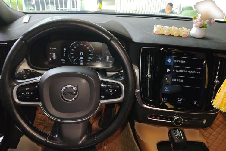 Used Volvo S90 2017 T4 Zhiyi Edition Center Console