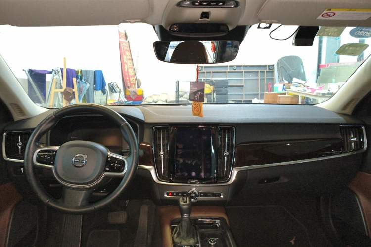 Used Volvo S90 2017 T4 Zhiyuan Edition Center Console