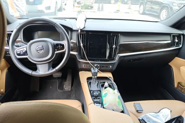 Used Volvo S90 2017 T4 Zhiyuan Edition Center Console