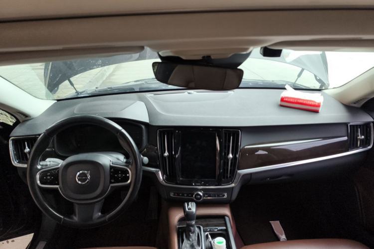 Used Volvo S90 2017 T4 Zhiyuan Edition Center Console