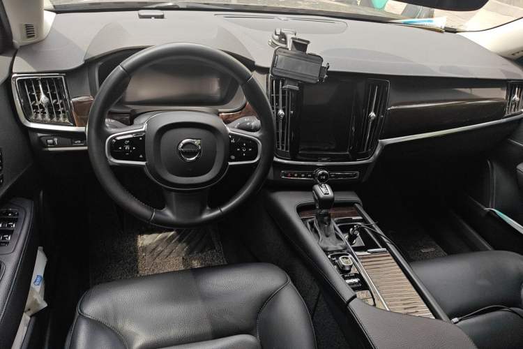 Used Volvo S90 2017 T4 Zhiyuan Edition Center Console