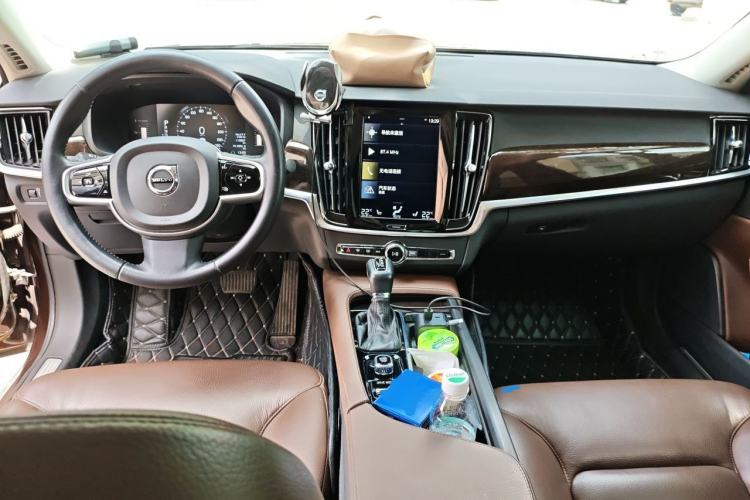 Used Volvo S90 2017 T4 Zhiyuan Edition Center Console