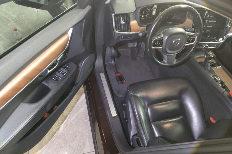 Used Volvo S90 2017 T5 Smart Luxury Edition Driver Seat