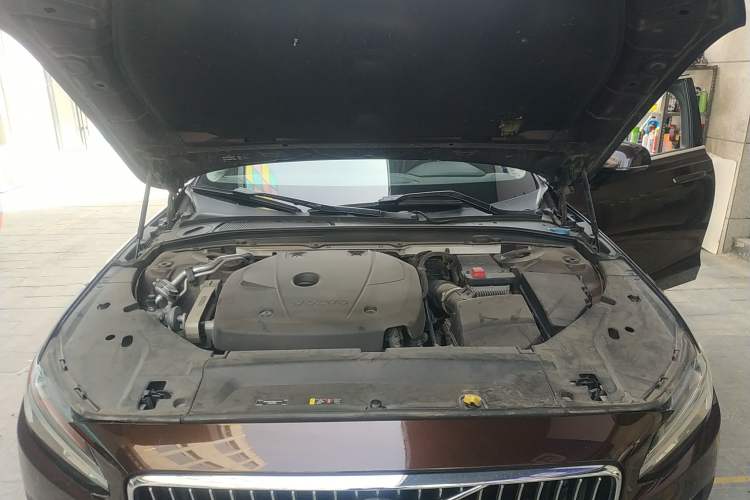 Used Volvo S90 2017 T4 Zhiyuan Edition Engine Bay
