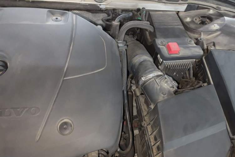 Used Volvo S90 2017 T4 Zhiyuan Edition Engine Bay Left