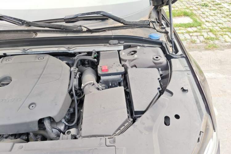 Used Volvo S90 2017 T4 Zhiyuan Edition Engine Bay Left