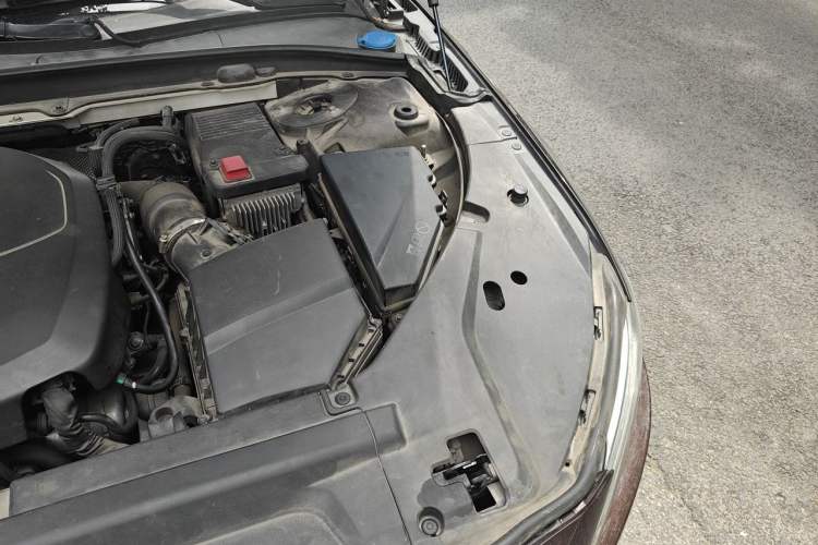 Used Volvo S90 2017 T4 Zhiyuan Edition Engine Bay Left