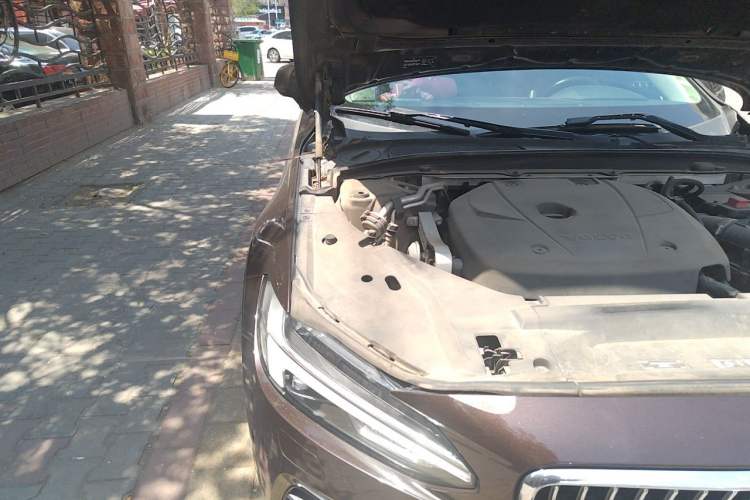 Used Volvo S90 2017 T5 Smart Luxury Edition Engine Bay Right