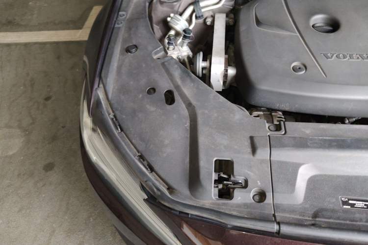 Used Volvo S90 2017 T4 Zhiyi Edition Engine Bay Right
