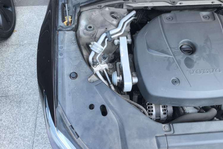 Used Volvo S90 2017 T4 Zhiyuan Edition Engine Bay Right