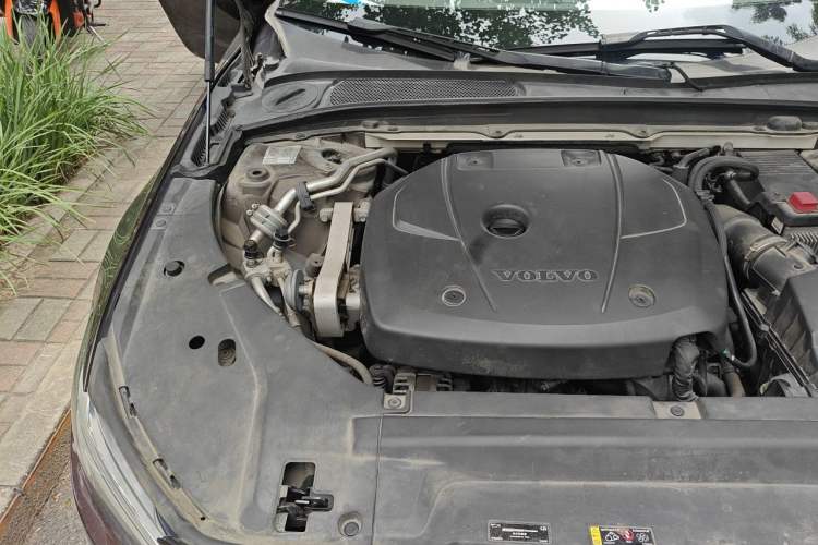 Used Volvo S90 2017 T4 Zhiyuan Edition Engine Bay Right