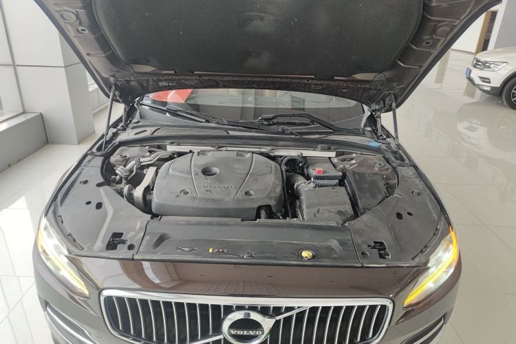 Used Volvo S90 2017 T4 Zhiyuan Edition Engine Bay