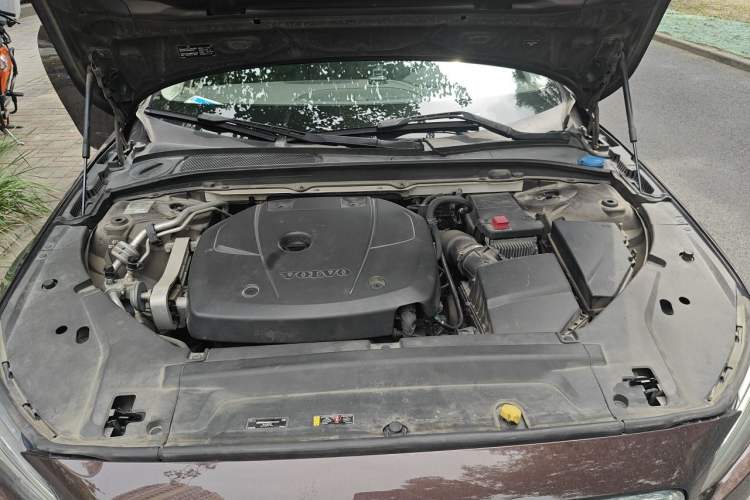 Used Volvo S90 2017 T4 Zhiyuan Edition Engine Bay