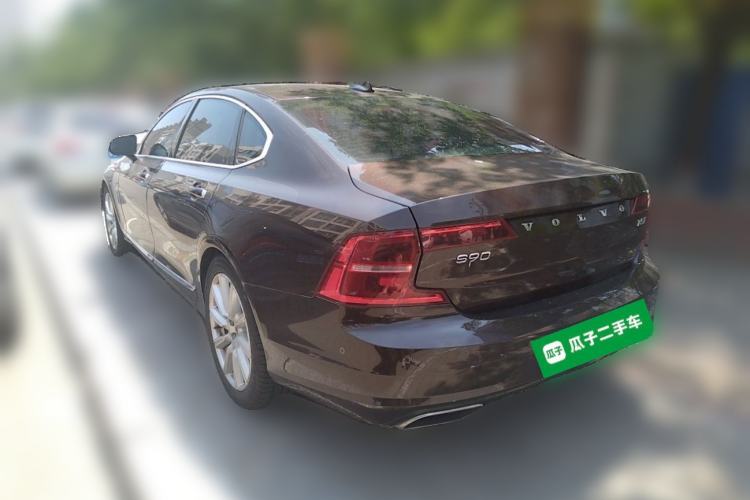Used Volvo S90 2017 T5 Smart Luxury Edition Exterior 3