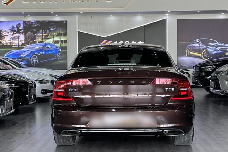 Used Volvo S90 2017 T5 Smart Luxury Edition Exterior 4