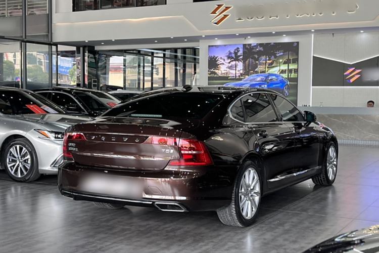 Used Volvo S90 2017 T5 Smart Luxury Edition Exterior 5