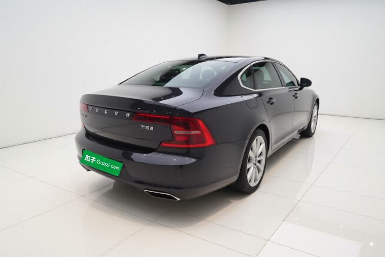 Used Volvo S90 2017 T5 Smart Luxury Edition Exterior 5