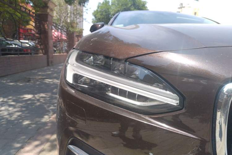 Used Volvo S90 2017 T5 Smart Luxury Edition Exterior 6