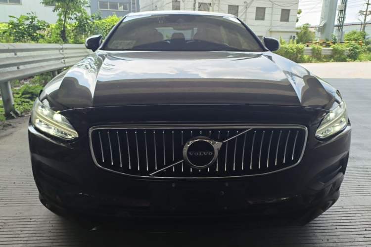 Used Volvo S90 2017 T4 Zhiyuan Edition Front