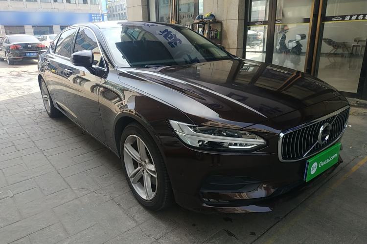 Used Volvo S90 2017 T4 Zhiyuan Edition Front Right 45 Deg