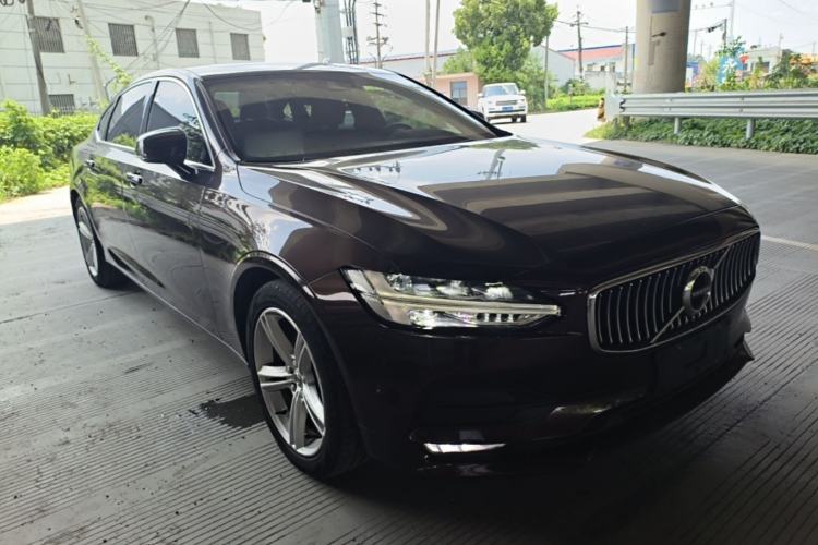 Used Volvo S90 2017 T4 Zhiyuan Edition Front Right 45 Deg