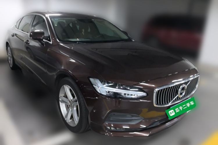Used Volvo S90 2017 T4 Zhiyuan Edition Front Right 45 Deg