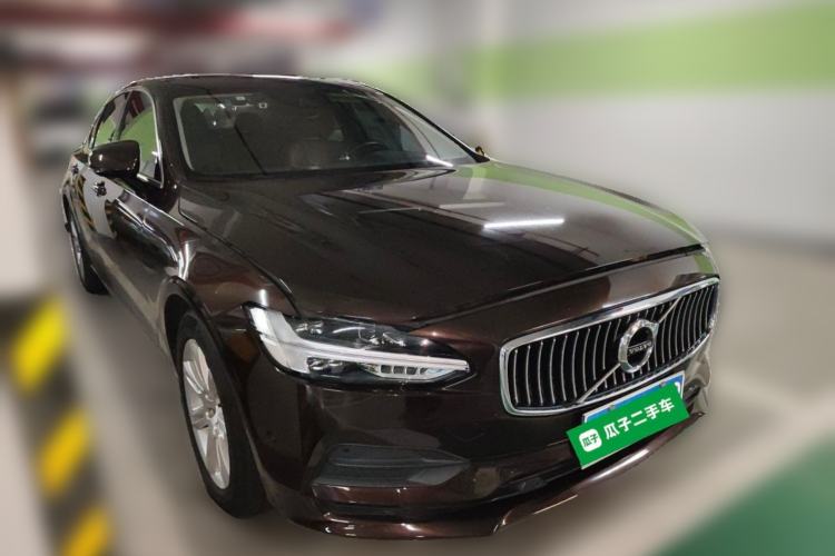 Used Volvo S90 2017 T4 Zhiyi Edition Front Right 45 Deg