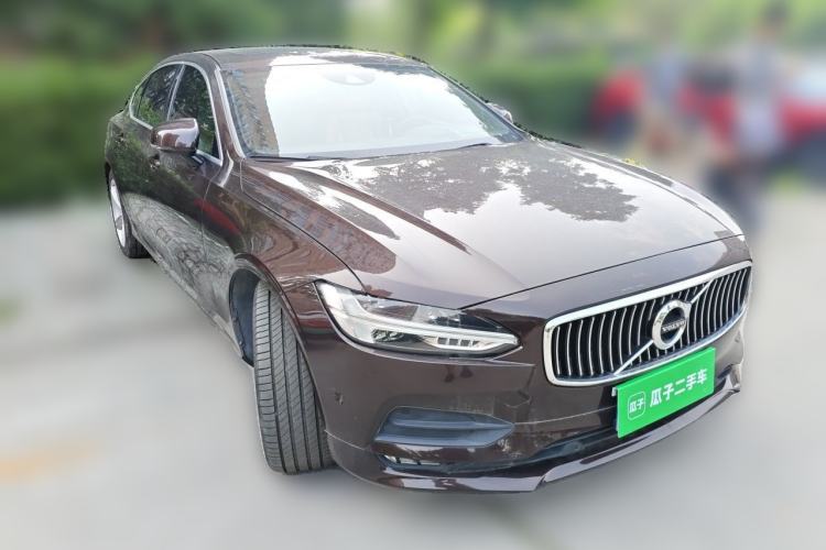 Used Volvo S90 2017 T4 Zhiyuan Edition Front Right 45 Deg