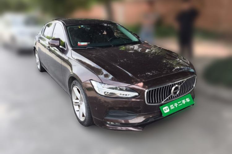 Used Volvo S90 2017 T4 Zhiyuan Edition Front Right 45 Deg