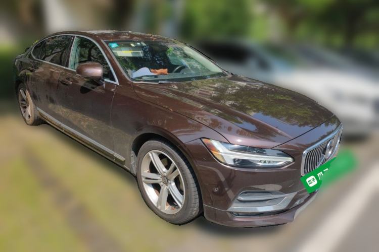 Used Volvo S90 2017 T4 Zhiyuan Edition Front Right 45 Deg