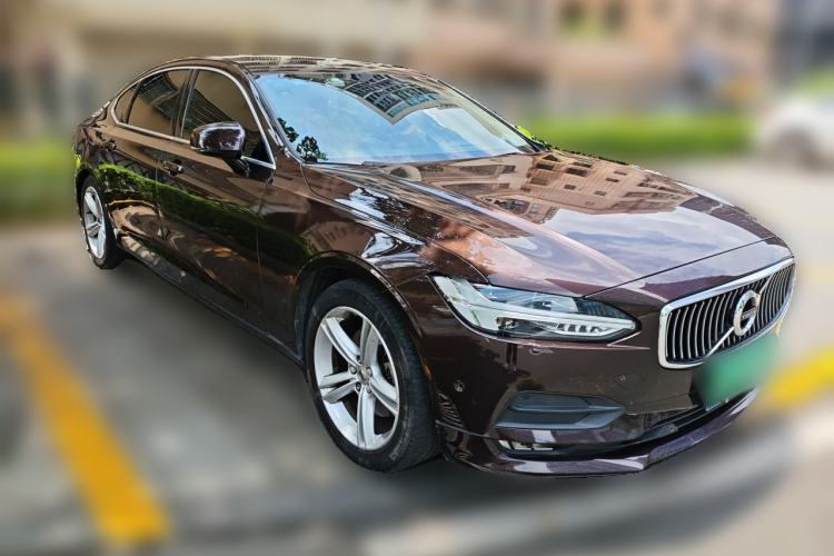 Used Volvo S90 2017 T4 Zhiyuan Edition Front Right 45 Deg