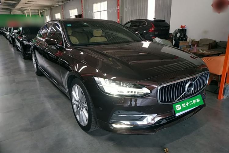 Used Volvo S90 2017 T5 Smart Luxury Edition Front Right 45 Deg