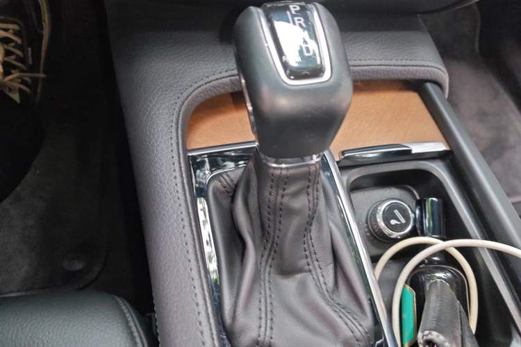 Used Volvo S90 2017 T5 Smart Luxury Edition Gear Lever