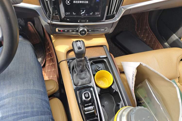 Used Volvo S90 2017 T5 Prestige Edition Gear Lever